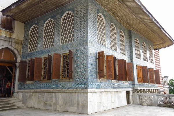 Bella decorazione sul Palazzo Topkapi, Istanbul, Turchia . — Foto Stock