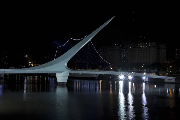 Dusk and Woman Bridge on Puerto Madero neighborghood or disctric — Stock Photo, Image