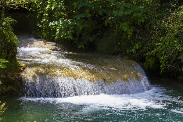 Cascade El Nicho, dans les montagnes de Scambray. Cuba — Photo