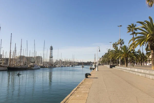 Port w Barcelonie, na końcu alei Las Ramblas. Barcelona, Spa — Zdjęcie stockowe