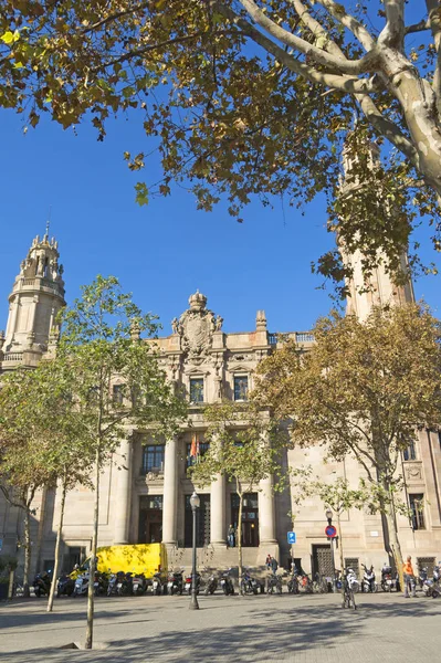 The famous central Post Office building in the city of Barcelona — Stock Photo, Image