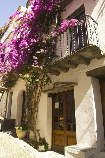 Středomořské dům Cadaques. Costa Brava, Španělsko — Stock fotografie