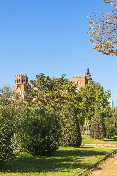 Přehled magického parku a botanické palác. Barcelona, Španělsko. — Stock fotografie