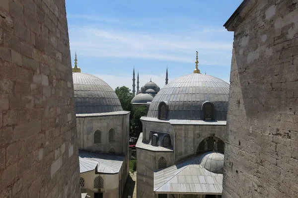 Blå moskén och katedralen Saint Sophie, Istanbul, Turkiet. — Stockfoto