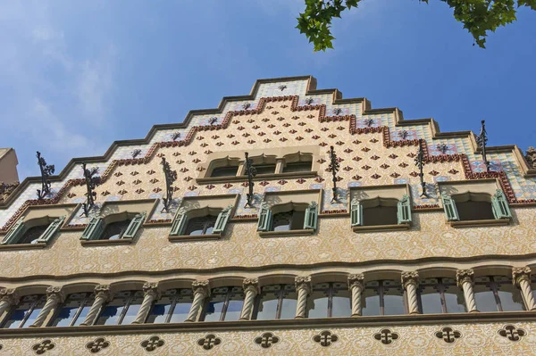 Den Casa Ametller, en modernistisk byggnad designad av Josep Puig i Cadafalch. Barcelona, Spanien — Stockfoto