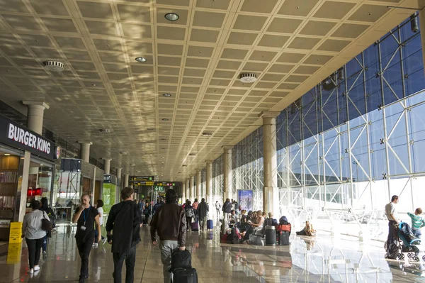Διεθνές Αεροδρόμιο της Βαρκελώνης εσωτερικό. Αεροδρόμιο εάν μία από τις — Φωτογραφία Αρχείου