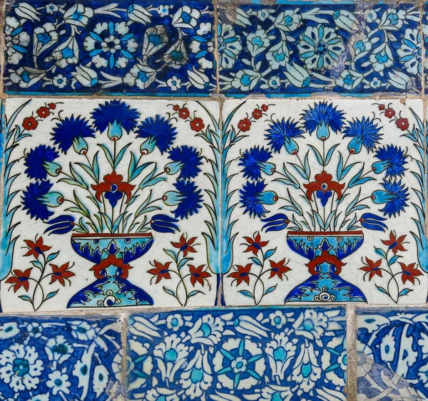古代手工制作土耳其-奥斯曼瓷砖 — 图库照片