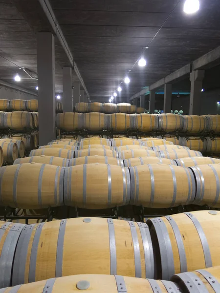 Eski winery içinde ahşap varil kapalı fotoğraf — Stok fotoğraf