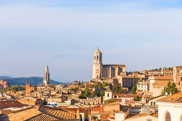A Girona középkori negyedhez. Costa Brava, Katalónia, Spanyolország. — Stock Fotó