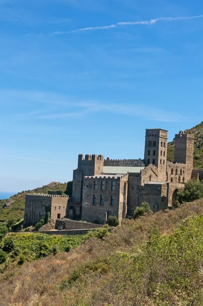 Eski manastırın Sant Pere de Rodes, Catalonia, İspanya denilen.