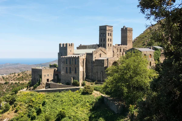 Eski manastırın Sant Pere de Rodes, Catalonia, İspanya denilen.