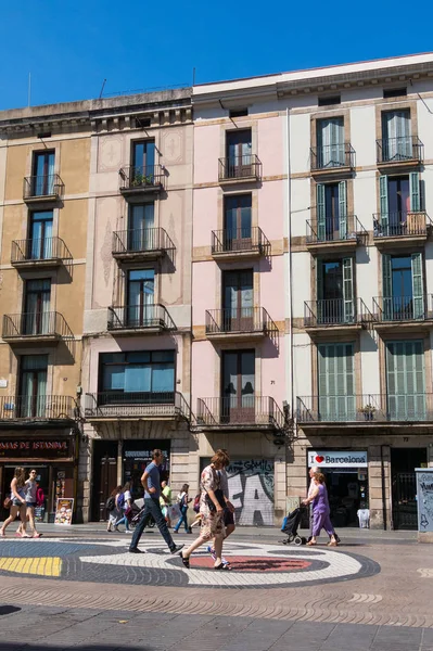 Мозаика Джоан Миро Pla de l 'Os в La Rambla. Барселона, Испания — стоковое фото