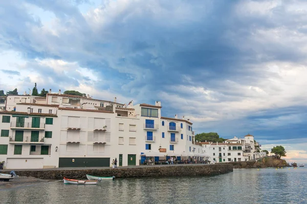 Panoramic view of Cadaques village on Mediterranean spanish, Cos — Stock Photo, Image
