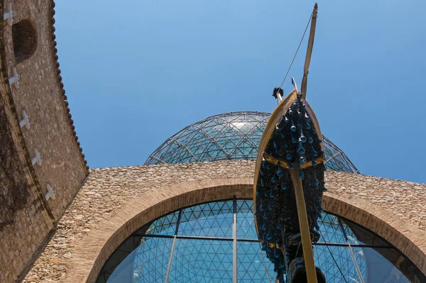 Sjö transport eller barken av Gala i museet av Dali, i — Stockfoto