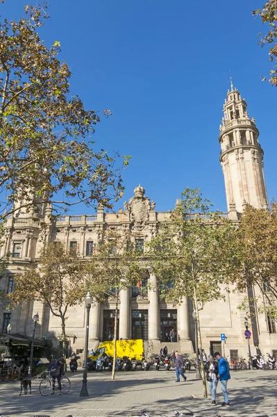 Il famoso edificio centrale delle Poste nella città di Barcellona — Foto Stock