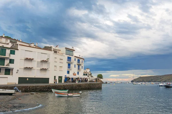 Panoráma kilátás Cadaques falu mediterrán spanyol, Cos — Stock Fotó