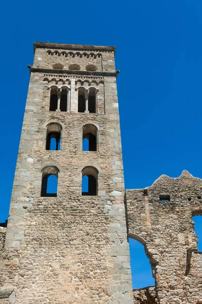 A abadia românica de Sant Pere de Rodes, no município — Fotografia de Stock