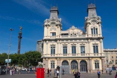 Christopher Columbus Amerika touristst ile işaret heykeli. 