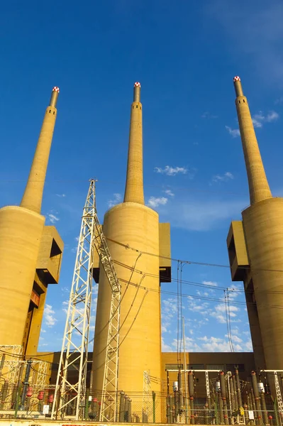 Tidigare värmekraftverk Besos floden i Barcelona — Stockfoto