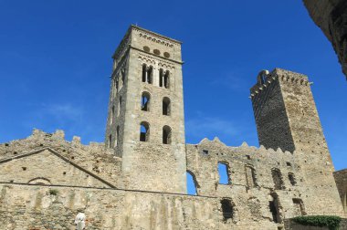 Romanesk abbey Sant Pere de Rodes, Belediye 