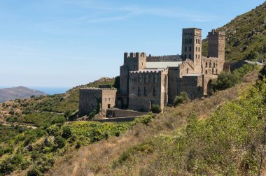 Eski manastırın Sant Pere de Rodes, Catalonia, İspanya denilen.