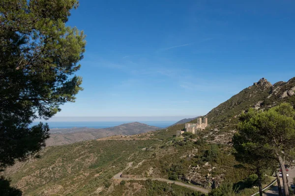 Widok na opactwo Sant Pere de Rodes, Katalonia, Hiszpania. — Zdjęcie stockowe