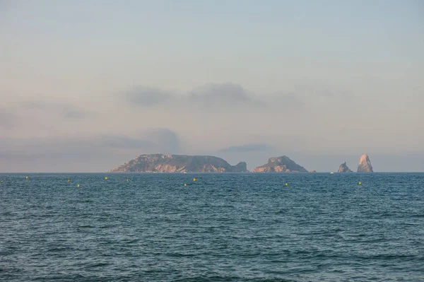 Panoramique des îles Medes, dans la mer Méditerranée. Costa — Photo
