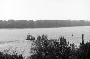 Hamburg kargo trafikte. Ea ile ticaret merkezi merkezidir