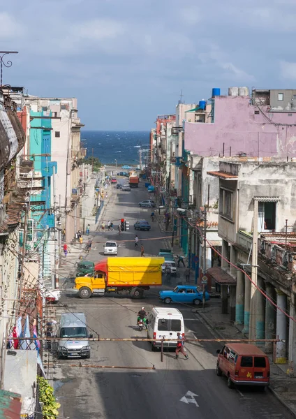 Panorama del quartiere del Centro L'Avana, sullo sfondo — Foto Stock