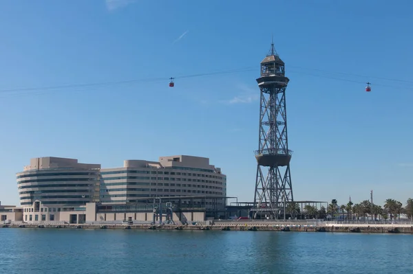 Bağlantı noktası Barcelona ve Ramblas sonunda. Barcelona, kedi — Stok fotoğraf