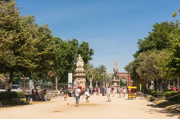Översikt över citadellet park och botaniska palace. Barcelona, Spanien. — Stockfoto