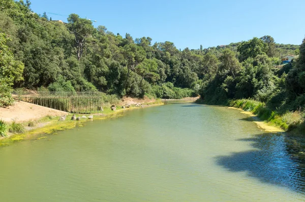 Blick auf den Teich von Vallvidrera. Barcelona. Katalonien, sp — Stockfoto