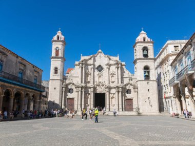 Baroqu ile Plaza de la katedral Eski Havana'da panoramik
