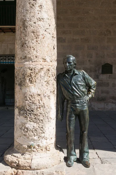 Statue of the flamenco dancer Antonio Gades.  Cathedral Square, — Stock Photo, Image