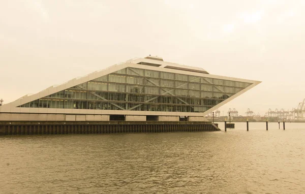 El edificio Dockland en Hamburgo, Alemania —  Fotos de Stock