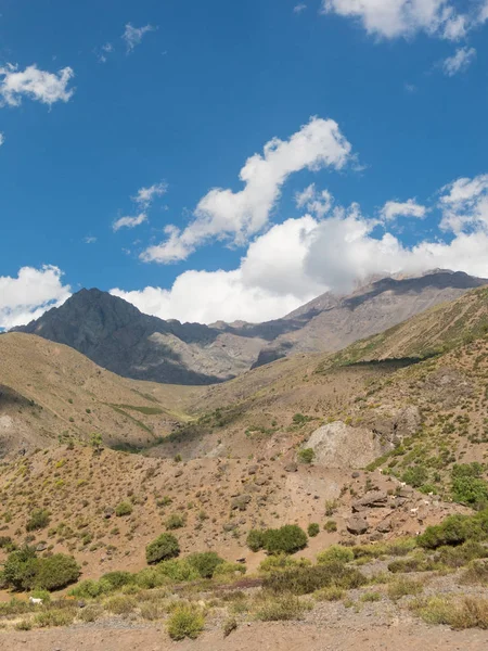 Cajón del Maipo. Cañón Maipo, un cañón ubicado en los Andes. Ne. — Foto de Stock