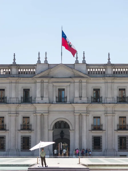 Vista del palacio presidencial, conocido como La Moneda, en Santiago, Chile . — Foto de Stock