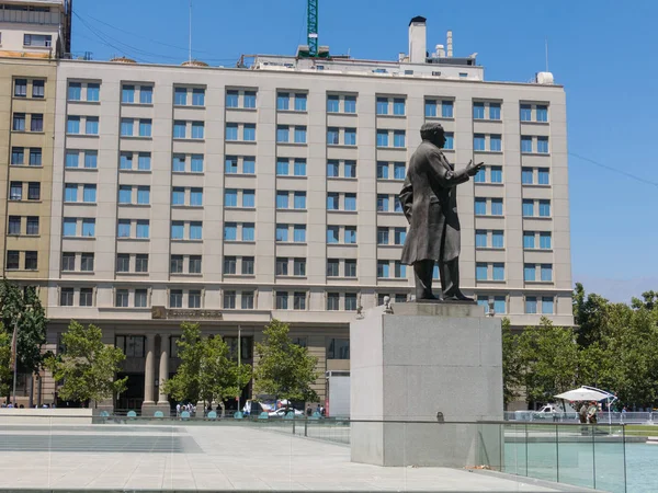 Μνημείο προς Πάλμα Αλεσάντρι Arturo στο Σαντιάγκο της Χιλής, — Φωτογραφία Αρχείου