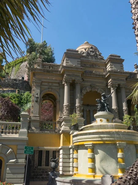 Fontaine monumentale de Neptune à Cerro de Santa Lucia, au centre de Santiago du Chili — Photo
