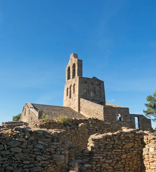 Romański kościół Sant Pere de Rodes, w gminie — Zdjęcie stockowe