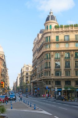 Via Laietana, Barselona'nın en önemli caddelerinden biri görünümünü. Barcelona, Katalonya, İspanya