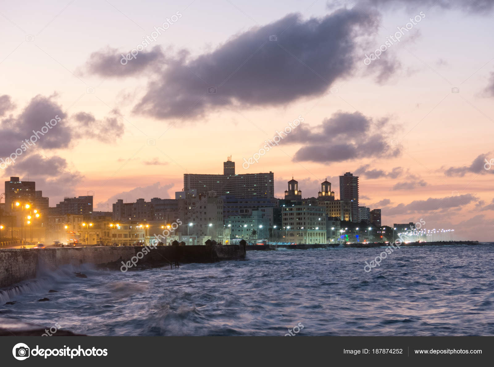 Coucher De Soleil Dans Le Célèbre Malecon Pier Promenade