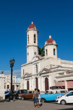 Vintage arabalar Jose Marti park önünde birkaç yürür