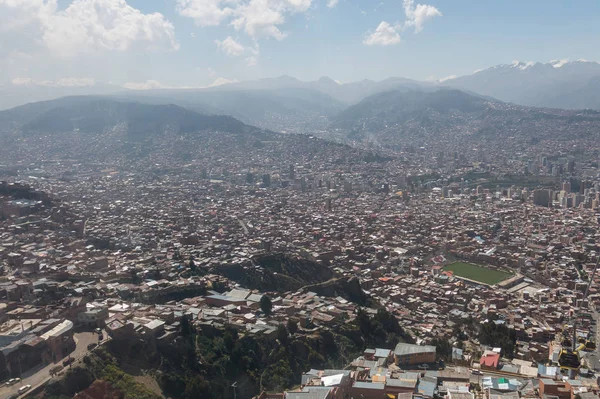 玻利维亚的安第斯山脉高的拉巴斯城市 . — 图库照片
