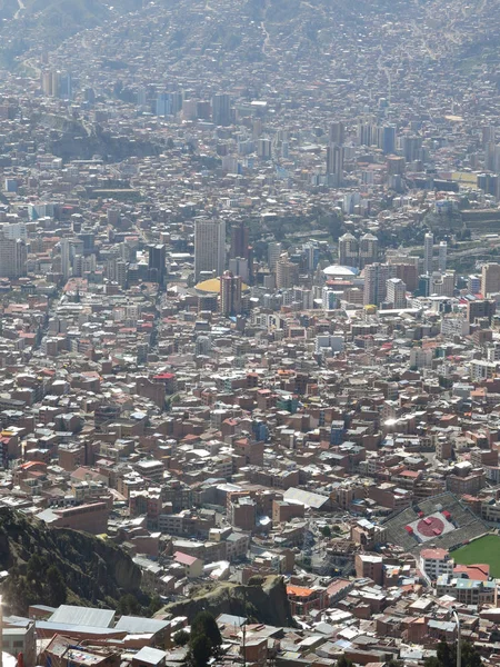 The city of La Paz high in the Andes Mountains in Bolivia . — Stock Photo, Image