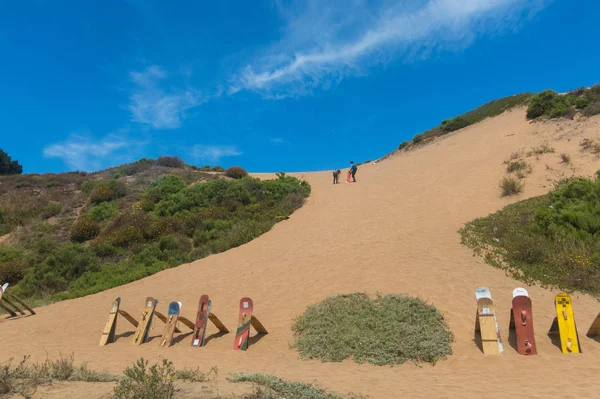 Panorama of the famous dunes of the city of Concon, next to Vina del Mar, on the coast of the Pacific Ocean, in Chile. — Stock Photo, Image