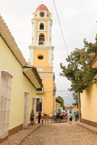 Scena urbana nella città coloniale paesaggio urbano di Trinidad, Cuba . — Foto Stock