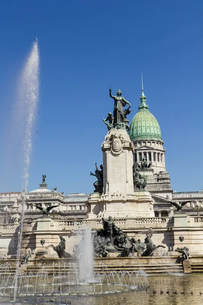 Källa och monumentala komplex av Congress Square. Buenos Aires — Stockfoto