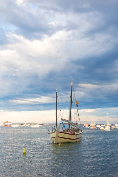 Cadaques, παραθαλάσσιο χωριό της Μεσογείου - Καταλονία, — Φωτογραφία Αρχείου