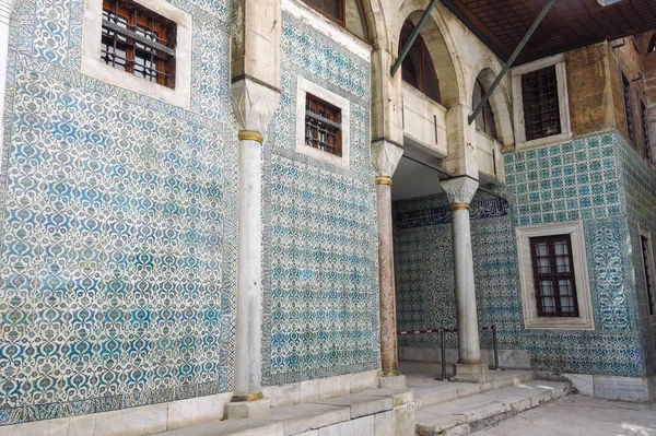Piękna ozdoba na Pałacu Topkapi, Stambuł, Turcja. — Zdjęcie stockowe